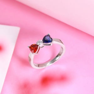 Anello in argento sterling con fiocco e pietra portafortuna a forma di cuore, personalizzato con i nomi delle coppie