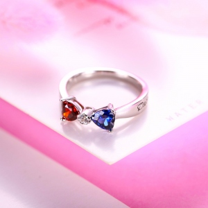 Anello in argento sterling con fiocco e pietra portafortuna a forma di cuore, personalizzato con i nomi delle coppie