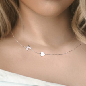 Collana con iniziale laterale personalizzata, regali per la festa della mamma, per la mamma, per lei