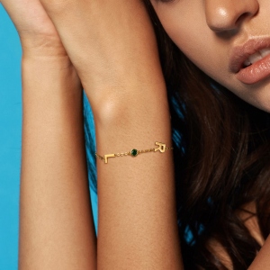 Gepersonaliseerde zijwaarts eerste geboortesteen armband