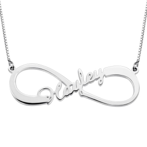 Collar con nombre de plata de ley con un solo infinito